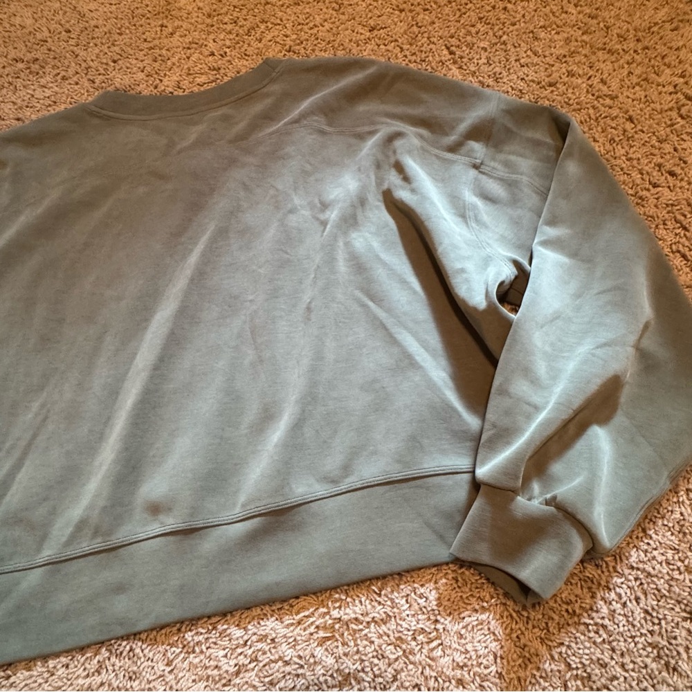 lululemon Softstreme Crew **spots** - Picture 7 of 11